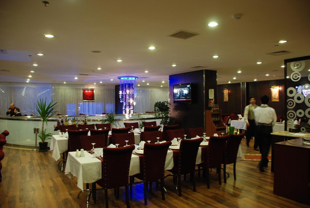 Grand Ani Hotel Карс Екстериор снимка